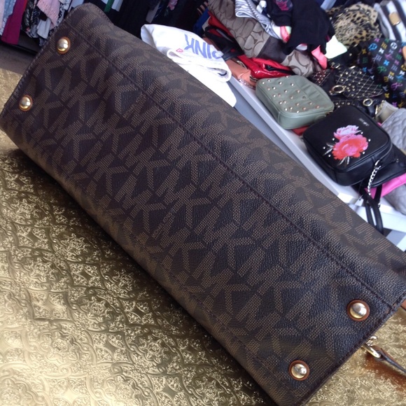 Micheal Kors large Hamilton EW tote like new - Picture 2 of 8